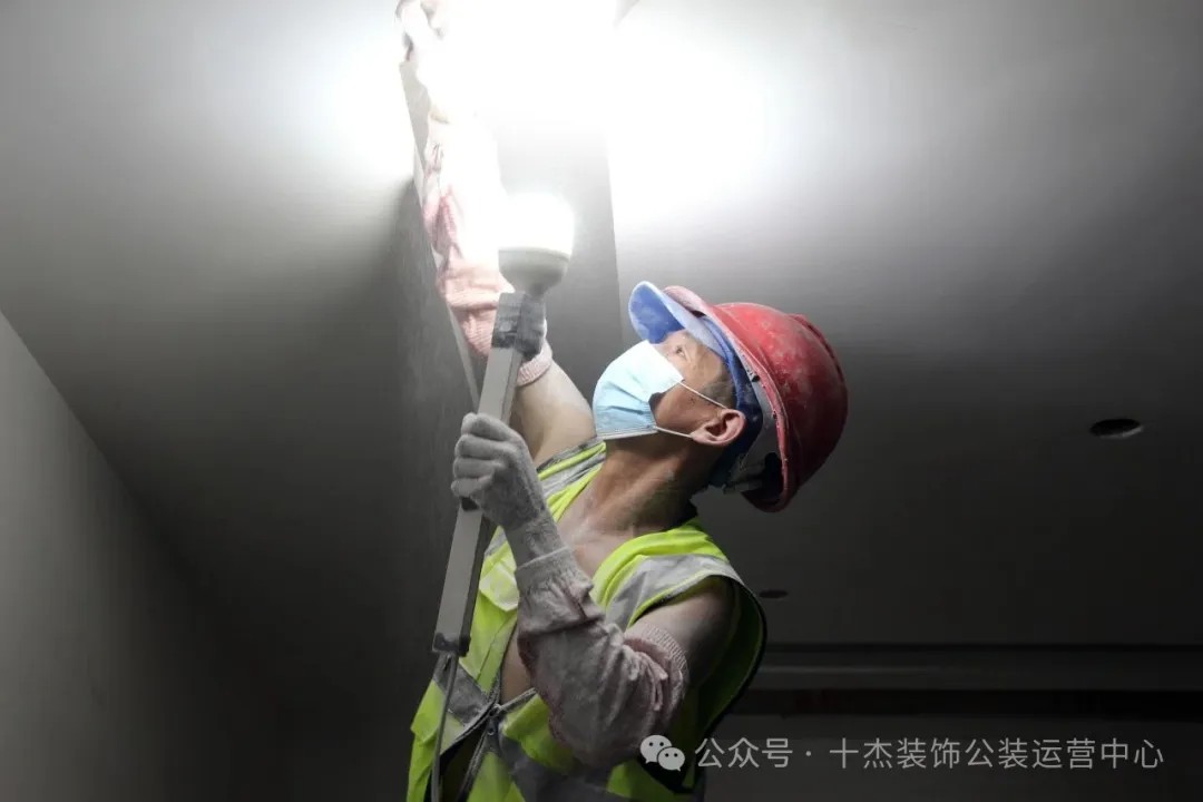 致敬工人師傅 | 十杰裝飾夏日工地送清涼，感謝最可愛的人